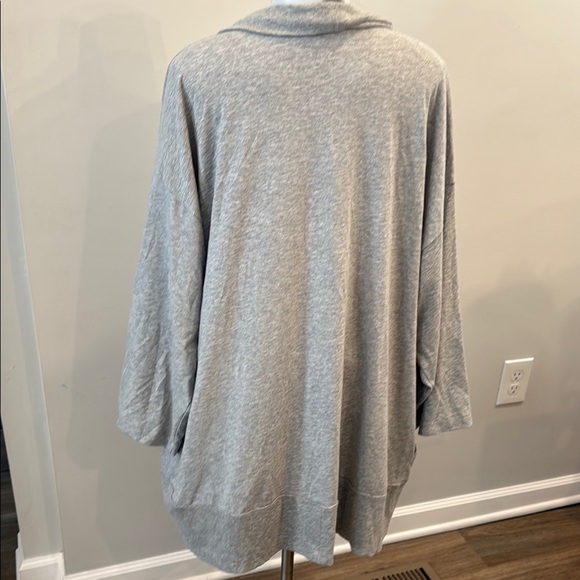 Love by GAP Medium / Large Light Gray Cardigan Sweater Soft Knit Open Front - Picture 6 of 7